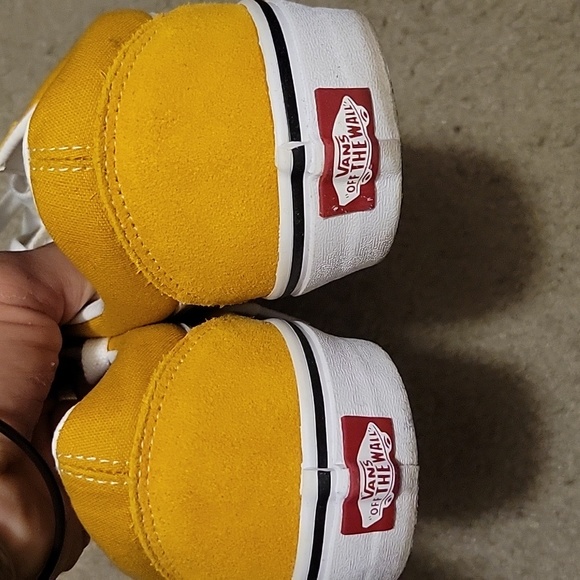 Vans - Picture 3 of 4